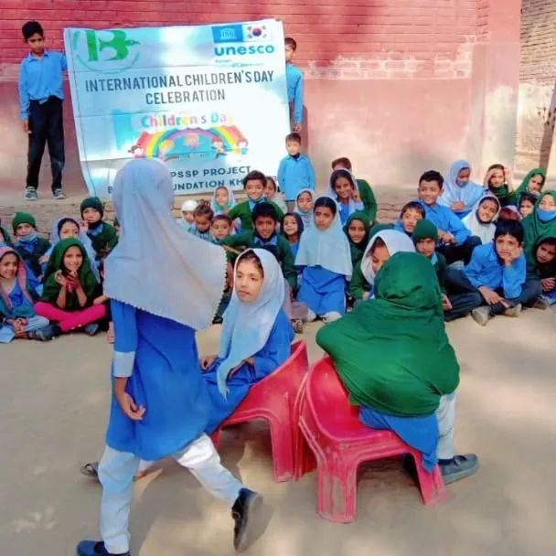 Children reading together at a Bunyad school